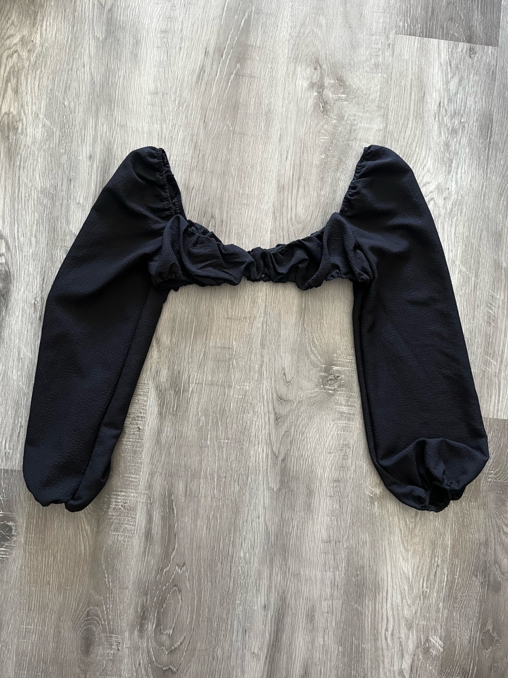SHEIN Black Puff Sleeve Top